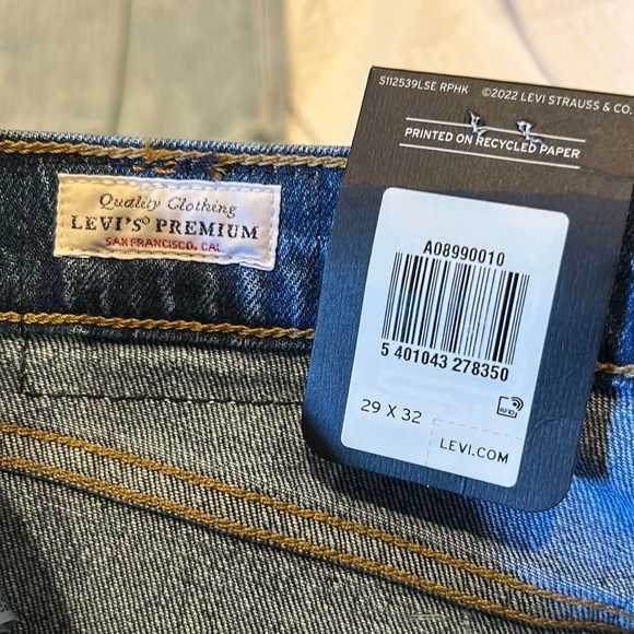 LEVIS PREMIUM 70’s high flare jeans in size 29x32. NWT! Perfect addition to fall - Picture 7 of 15